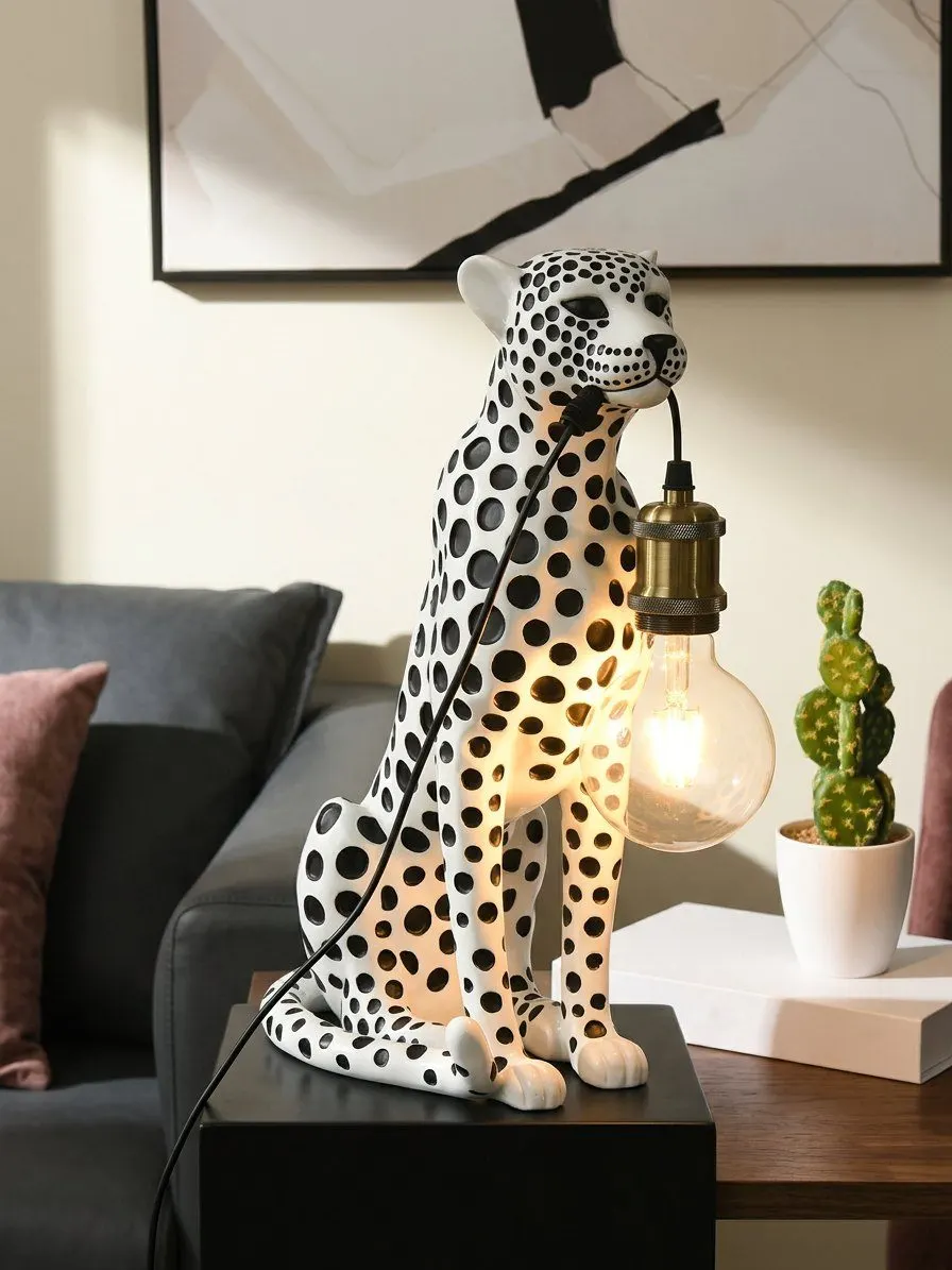 Cheetah lamp, view 3